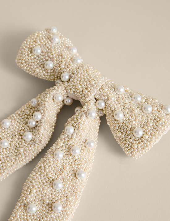 Cream Pearl Beaded Bow Tree Topper