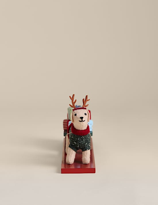 Felt Labrador Gifts Sleigh Decoration