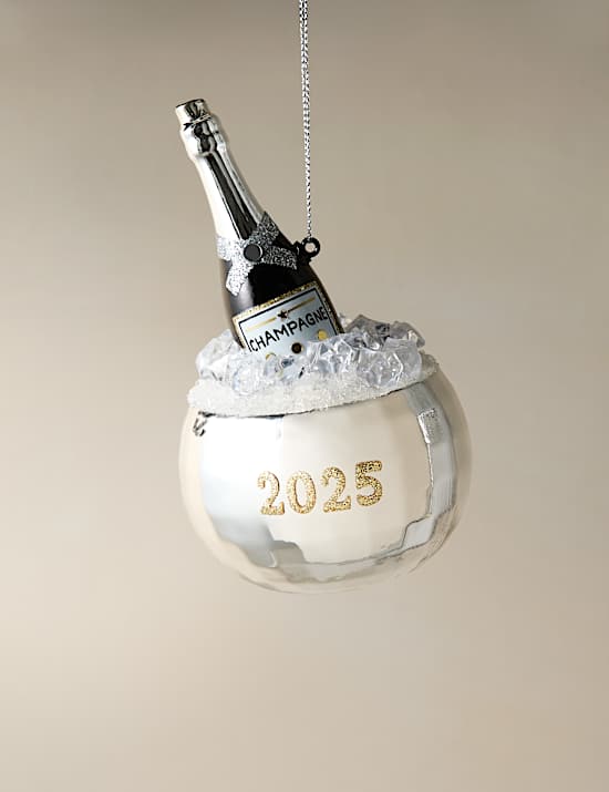 Baubles & tree decorations