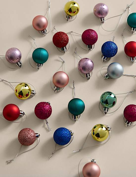 Sada 49 miniaturních netříštivých vánočních koulí