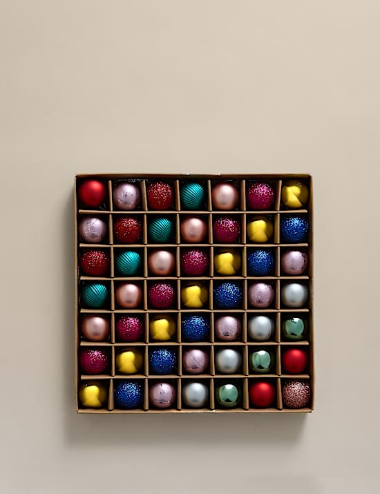 Sada 49 miniaturních netříštivých vánočních koulí