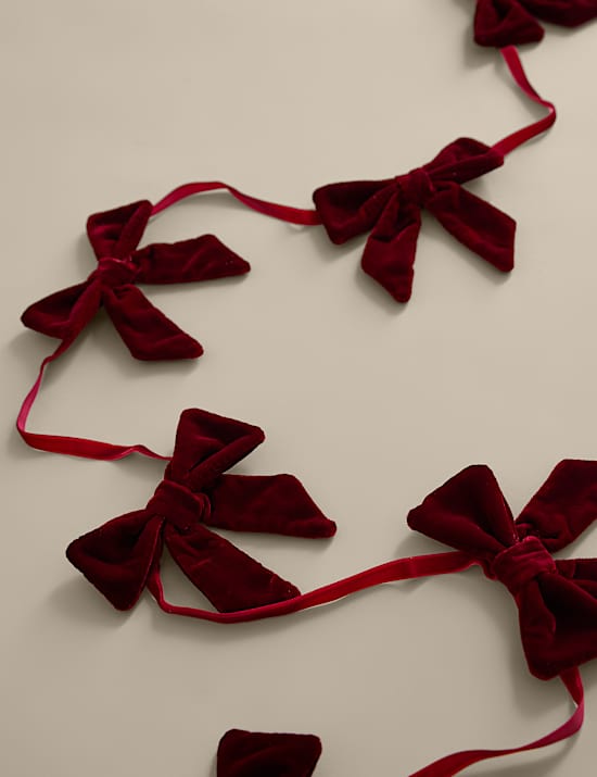 Velvet Bow Garland
