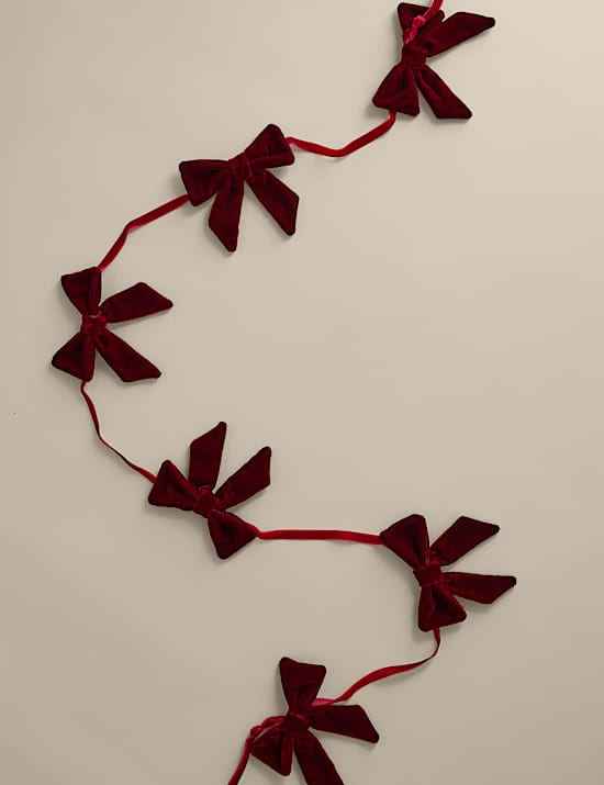 Velvet Bow Garland