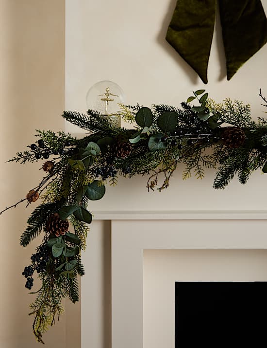 6ft Winter Berry Garland