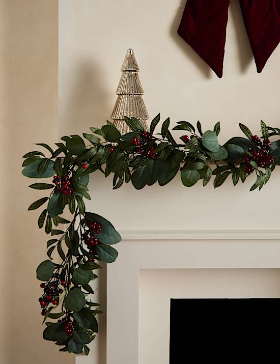 10ft Berry Garland