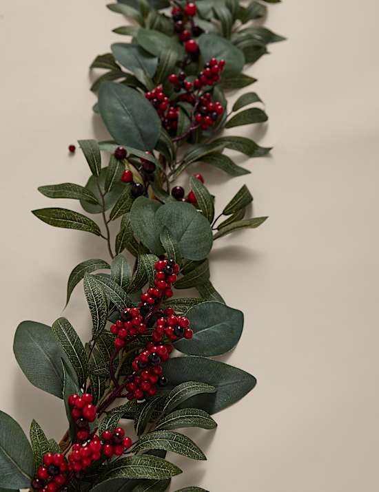 10ft Berry Garland