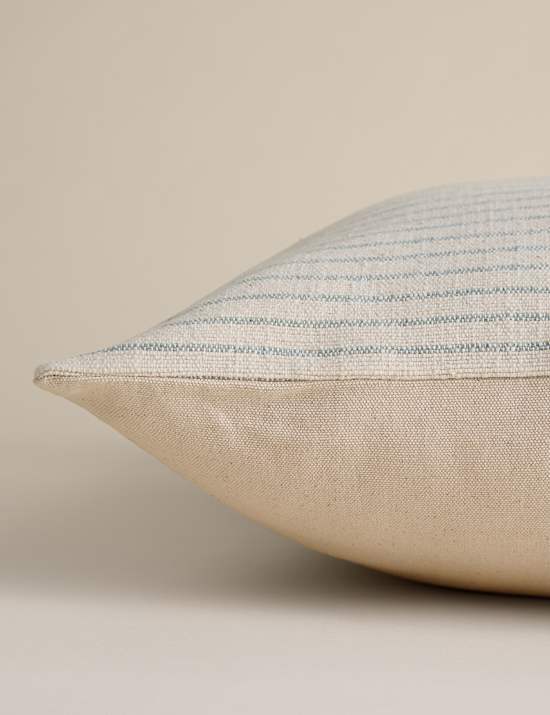 Coussin 100 % coton tiss&eacute; &agrave; rayures