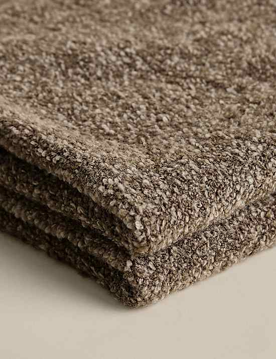 Boucl&eacute; Throw