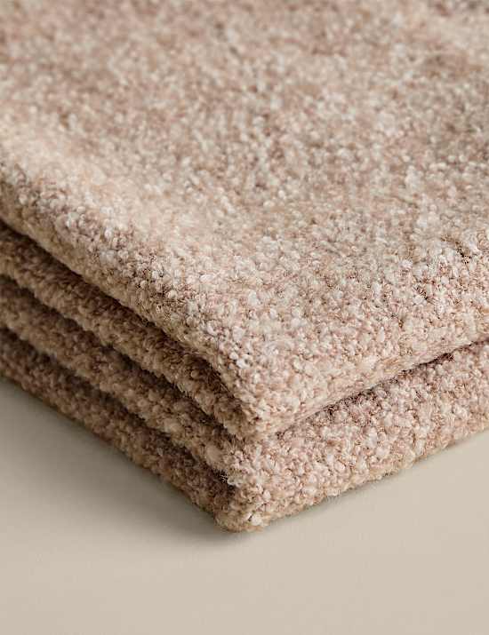 Boucl&eacute; Throw