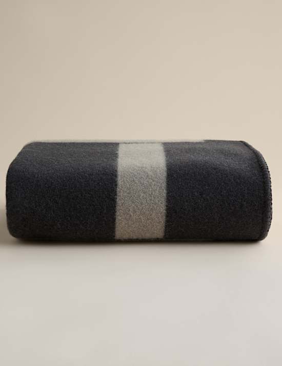 Kelly Hoppen Design Geometric Throw