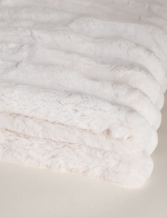 Ribbed Chunky Throw