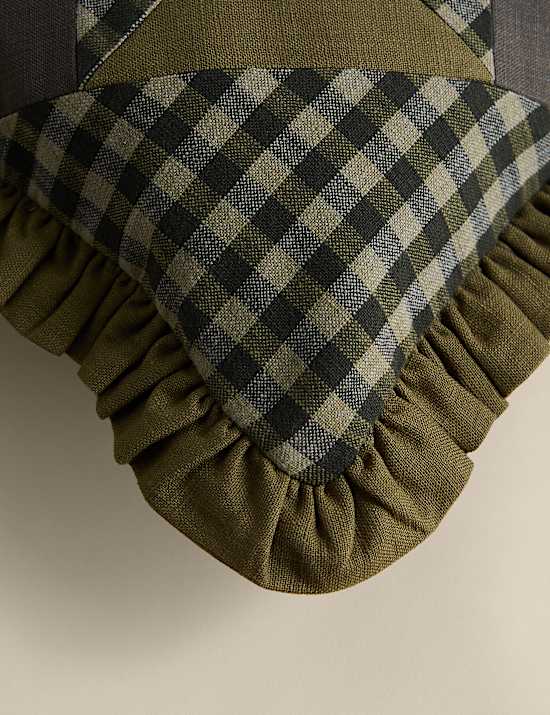 Doorgestikt kussen van puur katoen met patchwork en franje