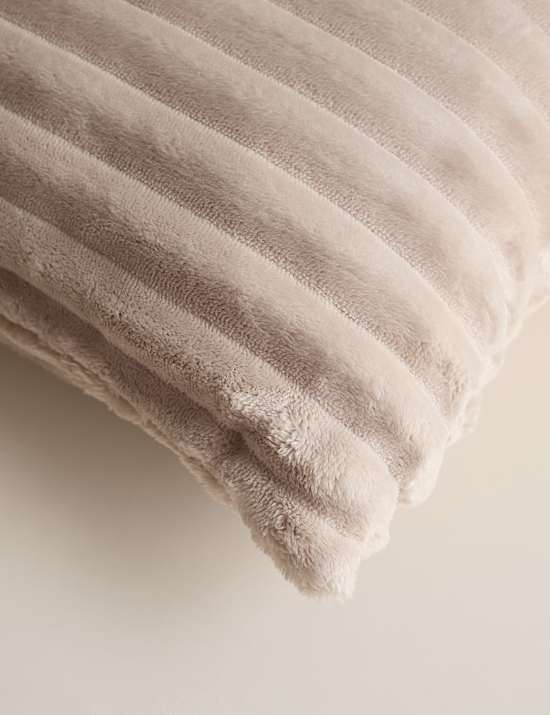 Fleece Ribbed Cushion