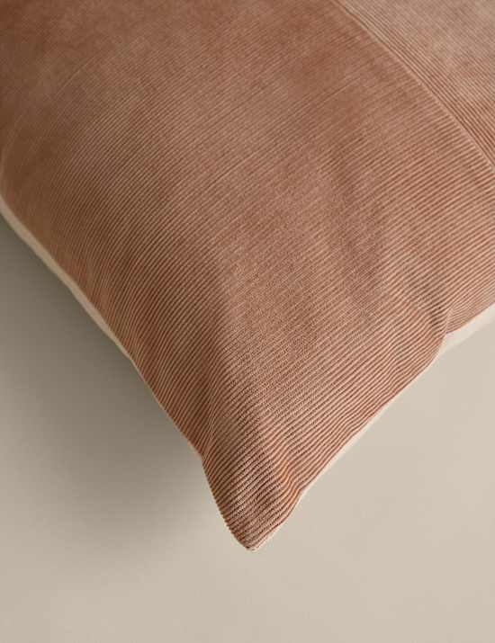Kussen van puur katoenen gewassen corduroy