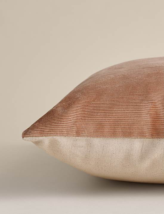 Kussen van puur katoenen gewassen corduroy