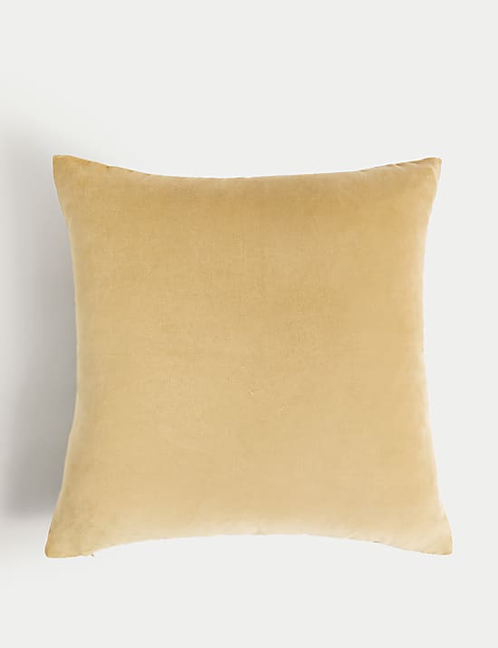 Βελούδινο μαξιλάρι με κέντημα και άνθη κερασιάς