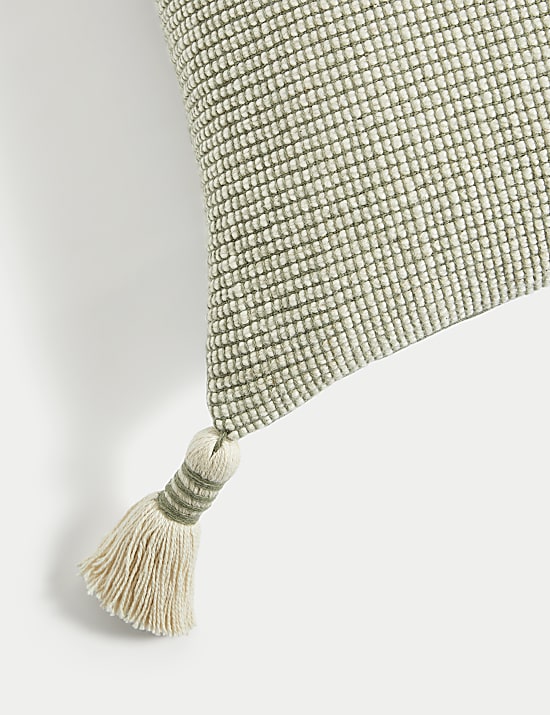 Μαξιλάρι με φούντες και ανάγλυφη υφή από 100% βαμβάκι