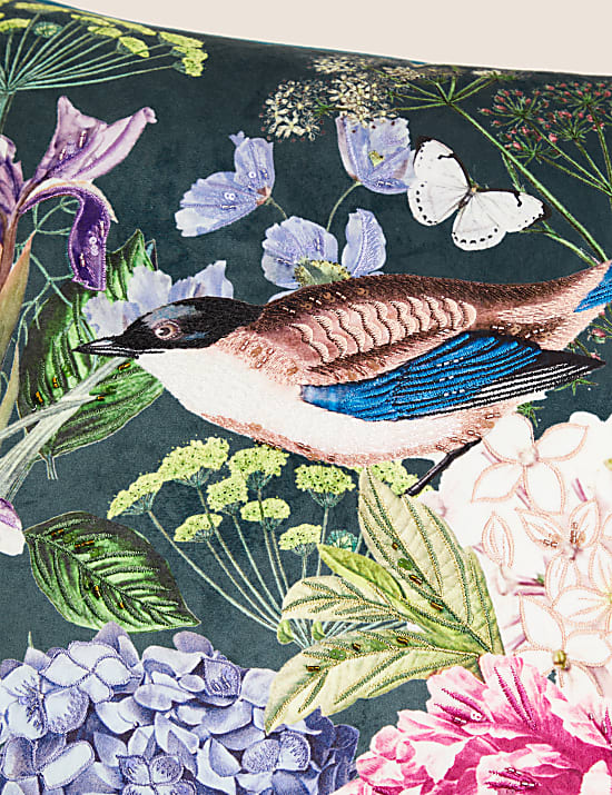 Μαξιλάρι με σχέδιο λουλούδια, πουλιά και διακοσμητικά στοιχεία