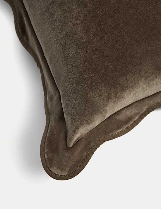 Velvet Scallop Cushion