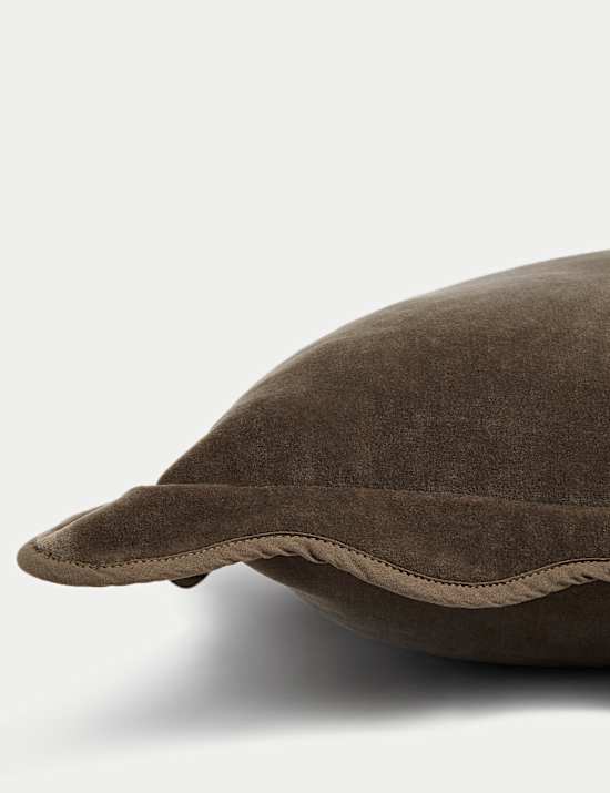 Velvet Scallop Cushion