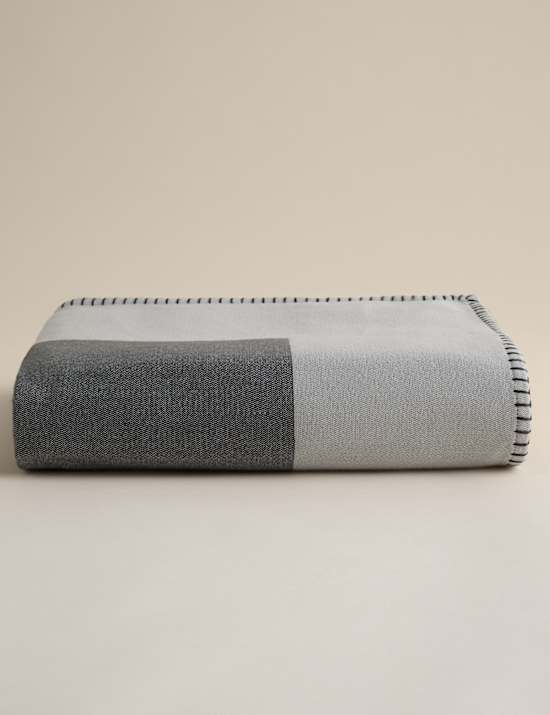 Kelly Hoppen Design Geometric Throw