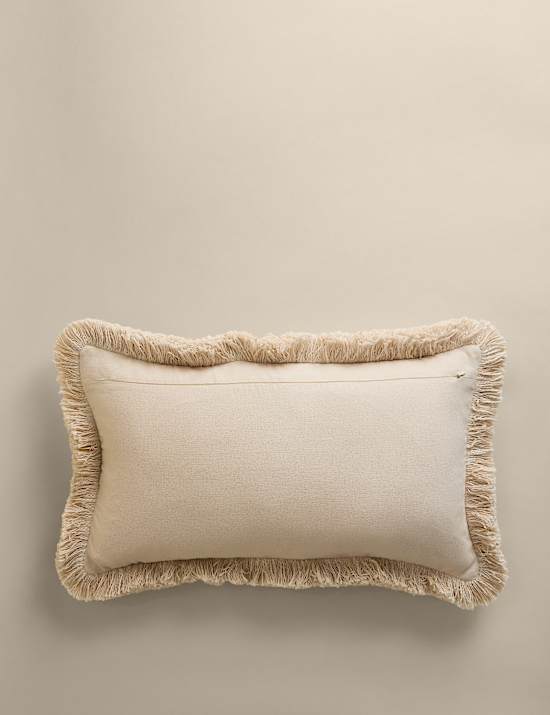 Podhlavn&iacute;k z čist&eacute; bavlny s texturou a tř&aacute;sněmi