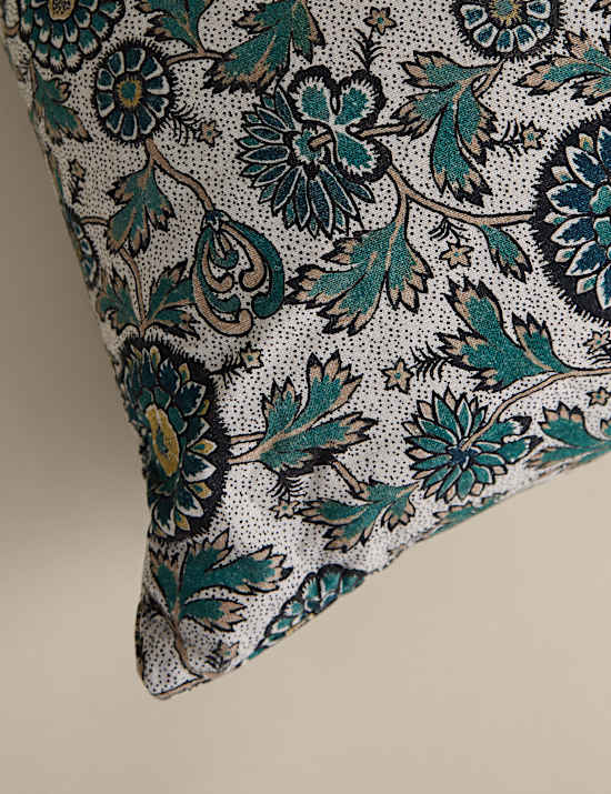 Coussin en coton &agrave; motif fleuri