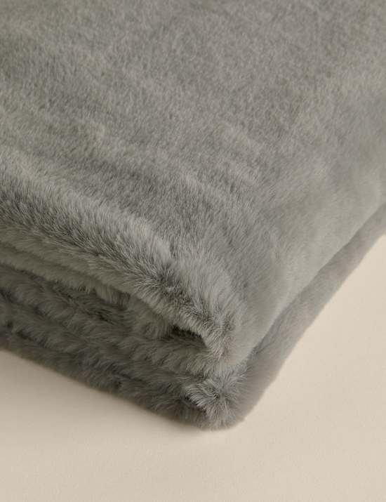 Supersoft Faux Fur Throw