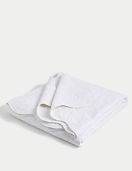 Quilted Scallop Bedspread