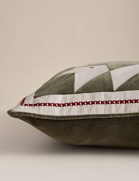 Coussin de No&euml;l en patchwork g&eacute;om&eacute;trique