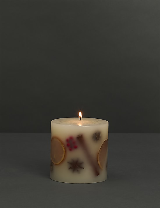 Svíčka Botanical s vůní mandarinky, hřebíčku a skořice