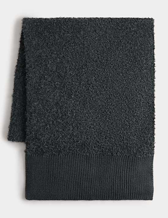 Écharpe en maille bouclée