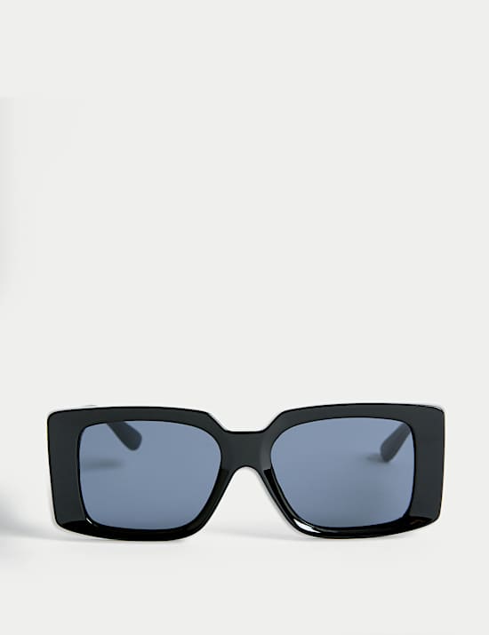 Prostokątne, masywne okulary przeciwsłoneczne