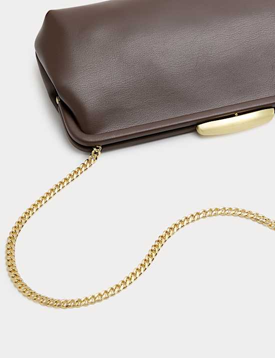 Bolso clutch imitación de piel