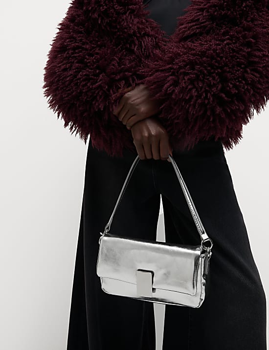 Sac &agrave; main baguette Puffy en similicuir