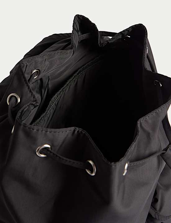 Rugzak met trekkoord en meerdere vakken