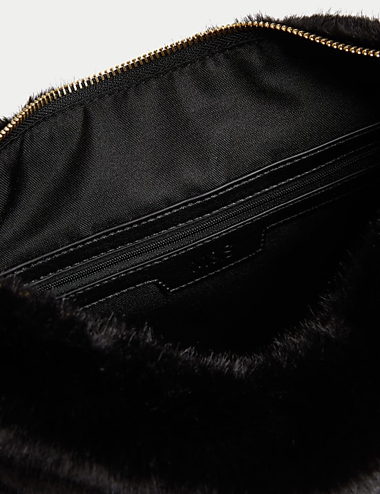 Bandolera imitación de borreguito con tira de cadena