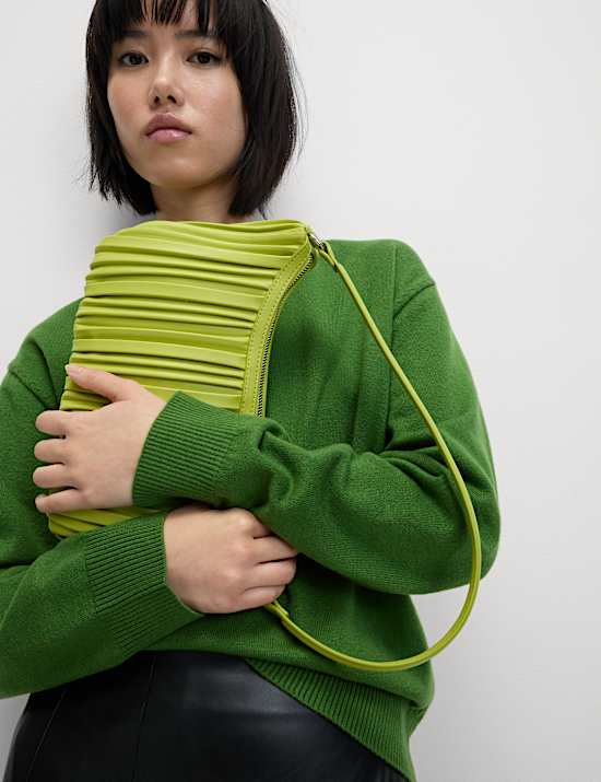 Sac &agrave; bandouli&egrave;re en similicuir pliss&eacute;