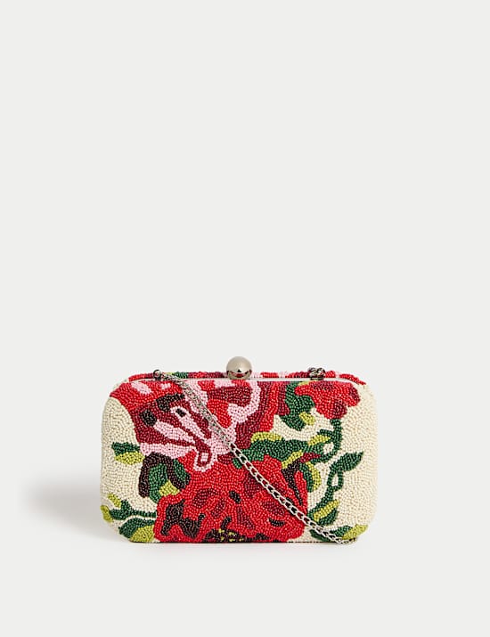 Clutch mit perlenbesetzten Blumen
