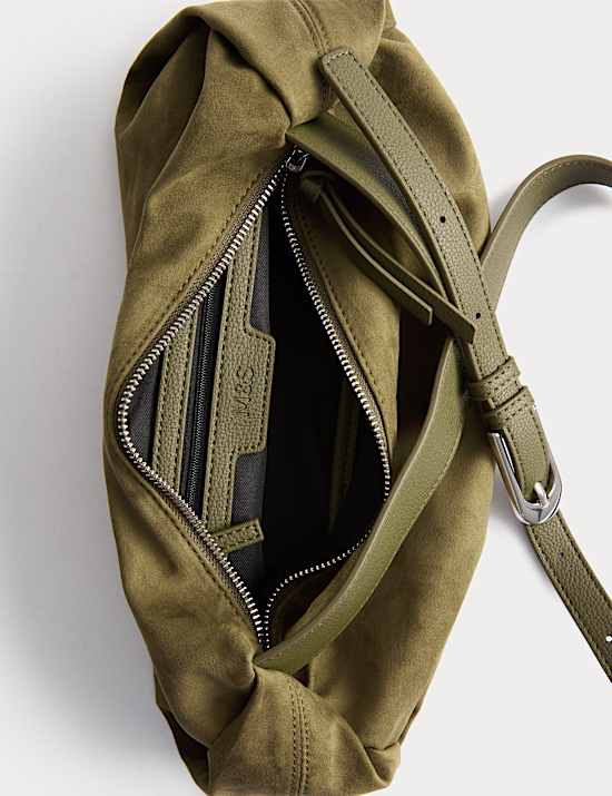 Umhängetasche in Wildlederoptik mit Bleistiftdesign