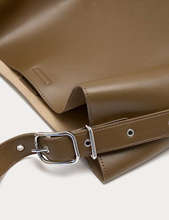 Taška typu bucket z umělé kůže