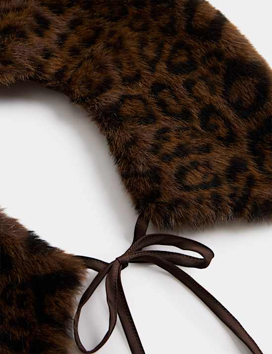 Leopard Print Faux Fur Collar