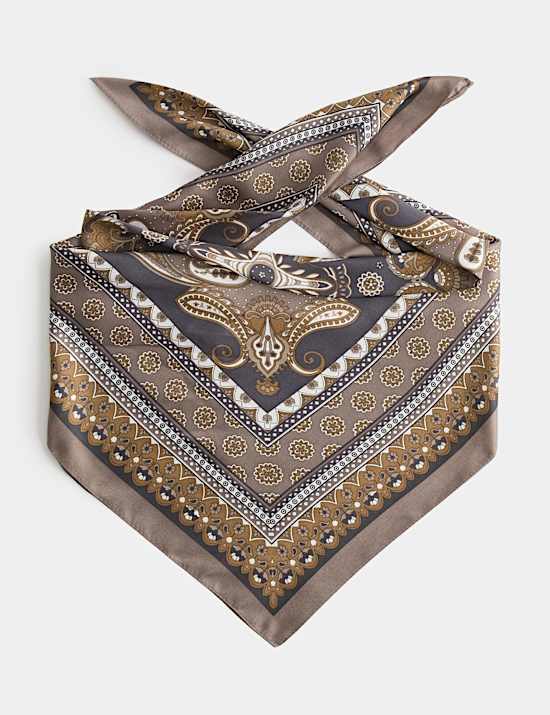 Foulard en satin imprim&eacute;