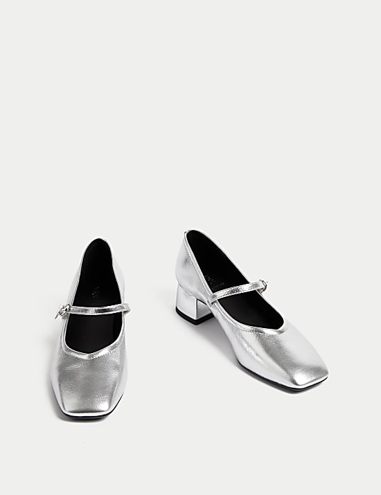 Chaussures en cuir &agrave; talons et bout carr&eacute;s avec bride