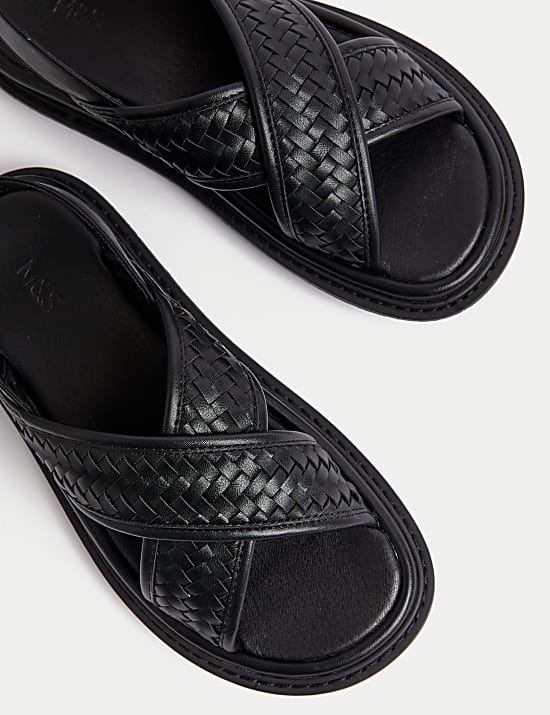 Sandales plates tissées avec bride à la cheville