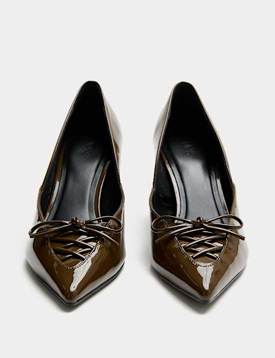 Pumps met naaldhak en kanten detail