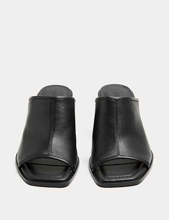 Zehenfreie Pantoletten aus Leder mit Blockabsatz