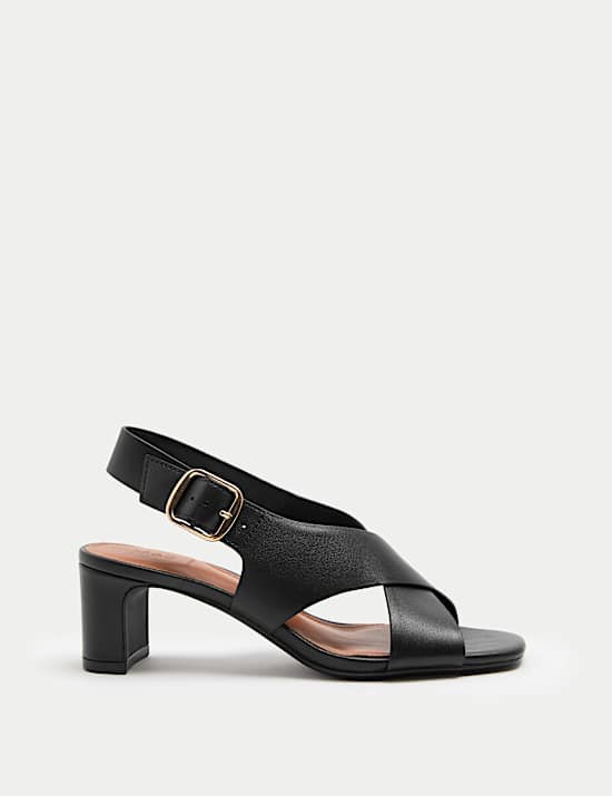 Sandales crois&eacute;es en cuir &agrave; talons carr&eacute;s