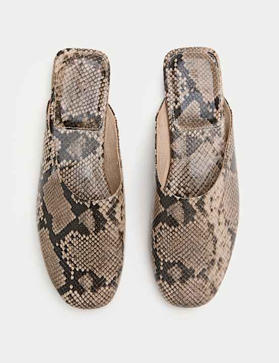 Mules plates &agrave; imprim&eacute; peau de serpent
