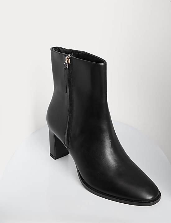 Leren enkellaarsjes met blokhak